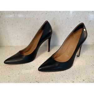 Calvin Klein black pointed toe stiletto pumps 4in heel